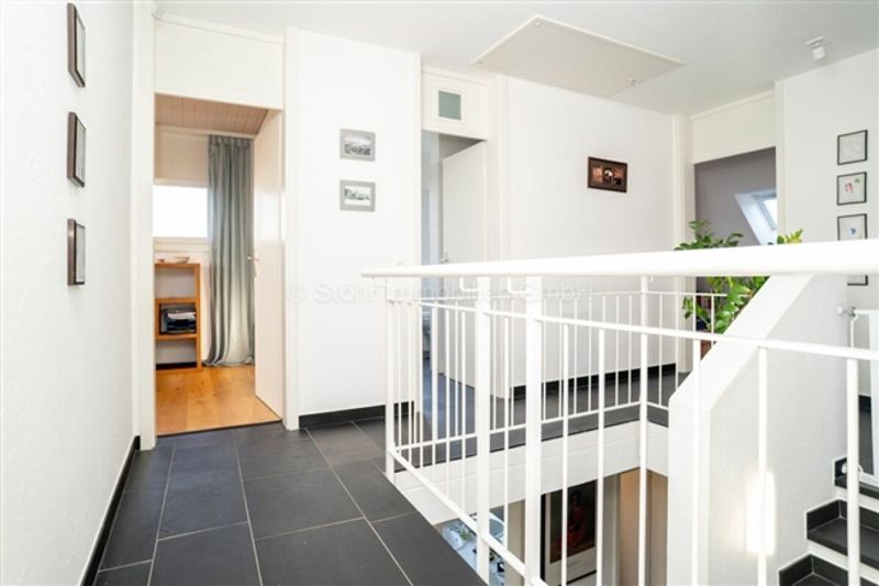 Stilvolle 6.5-Zimmer Maisonettewohnung mit Atelier an toller Lage - 10