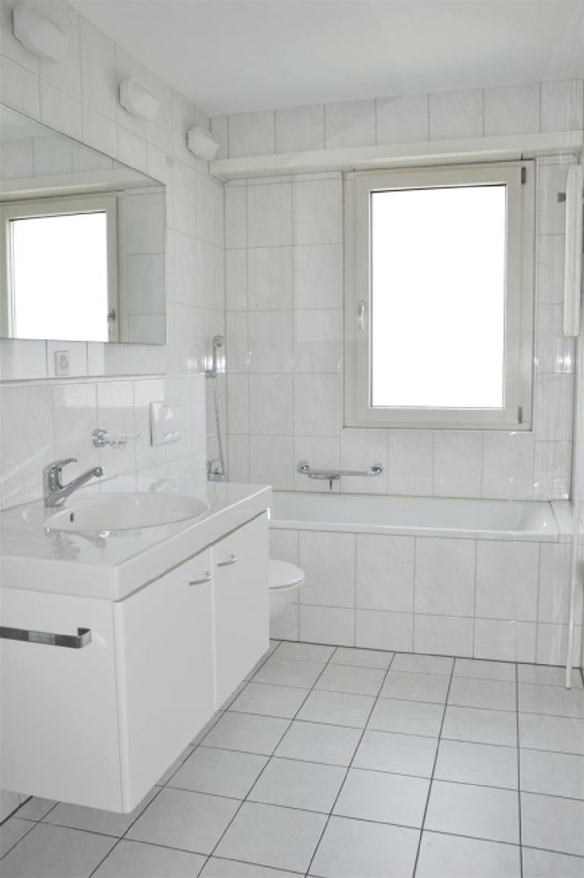 Schöne 4 Zimmer-Wohnung an zentraler Lage in Cham - 3