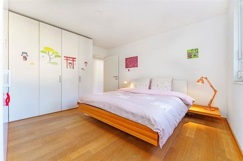 Licht, Raum und Komfort im Herzen einer eleganten 5,5-Zimmer-Wohnung - 9