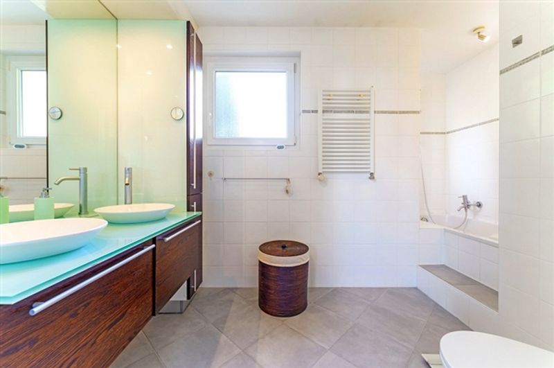 Licht, Raum und Komfort im Herzen einer eleganten 5,5-Zimmer-Wohnung - 10
