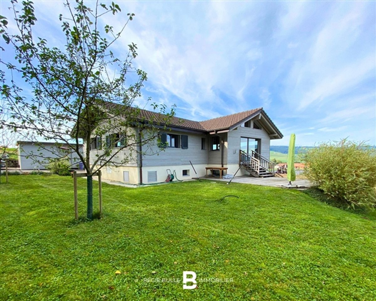 Schöne Villa in einer ruhigen Gegend im Grünen gelegen - 0