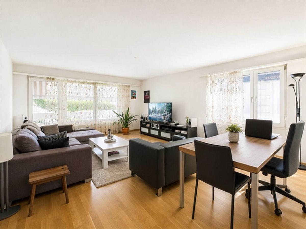 RUHIGE LAGE, BALKON UND GARAGE - 1