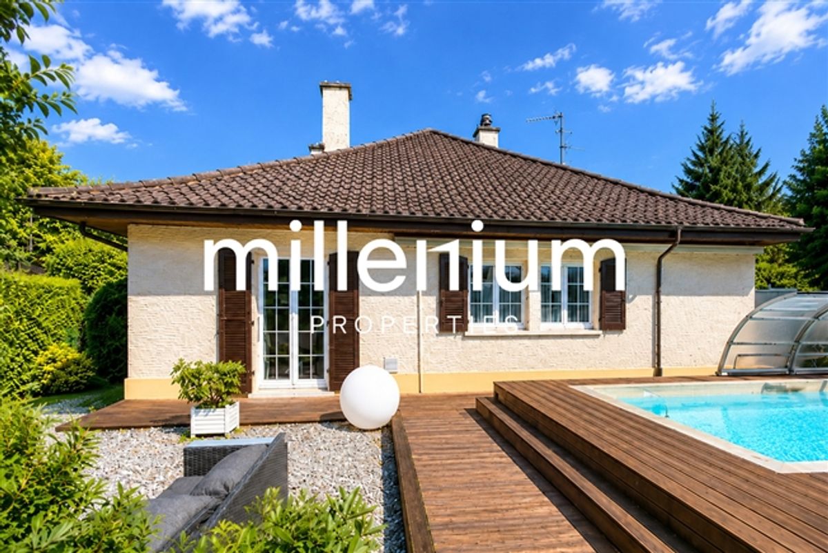 Freistehendes Haus mit Pool in der Nähe der UNO - 0