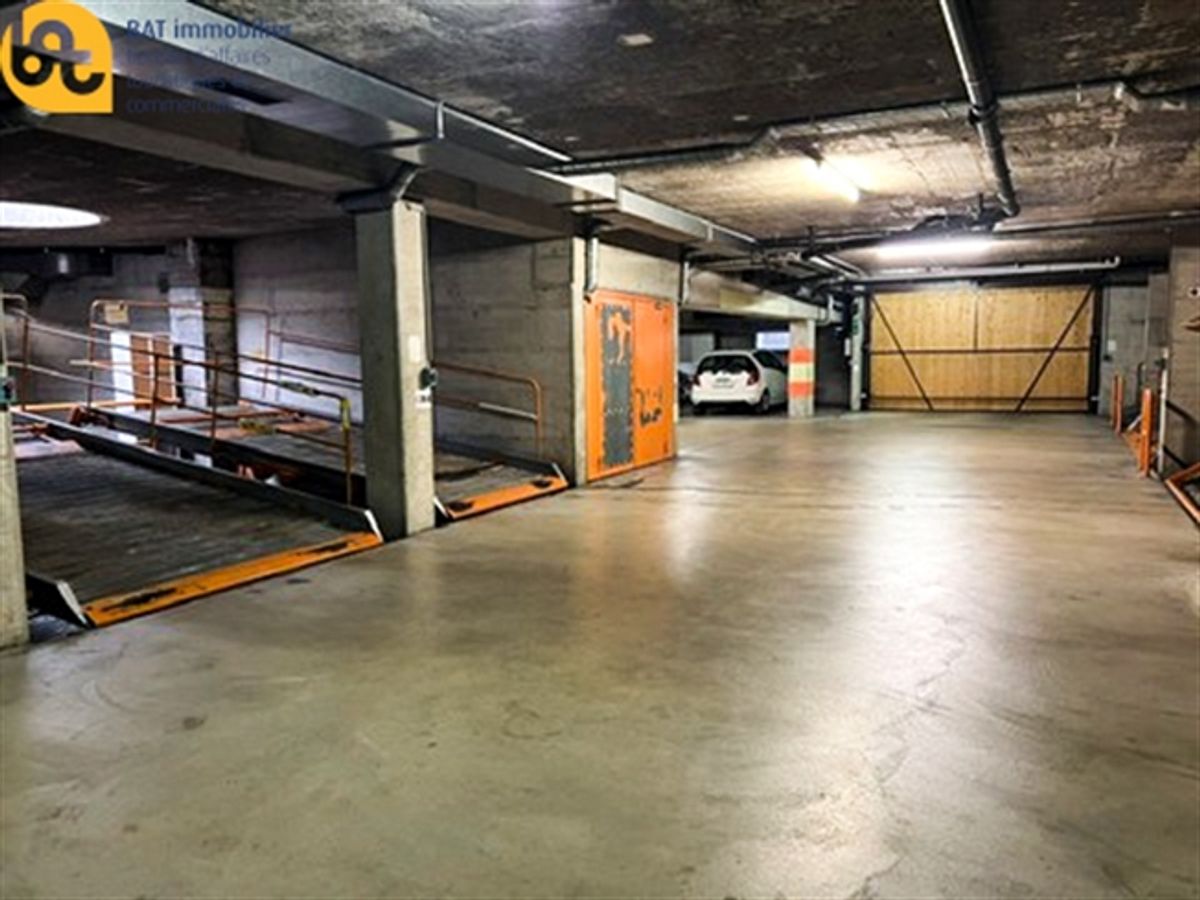 Parkplatz mit Aufzug in Sierre - 3