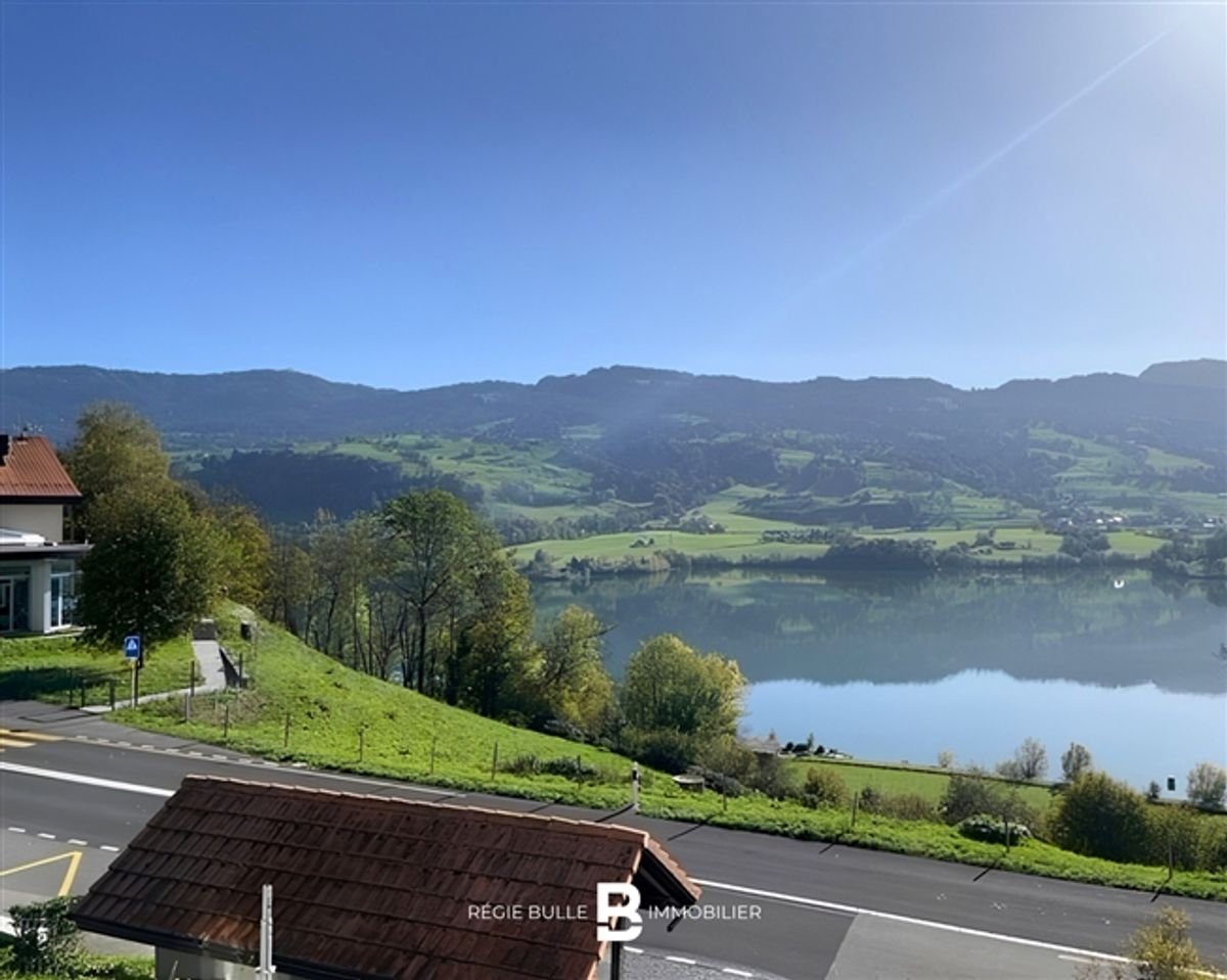 Avry-dvt-Pont - Wunderschöne Villa mit 6.5 Zimmern zu vermieten - 2