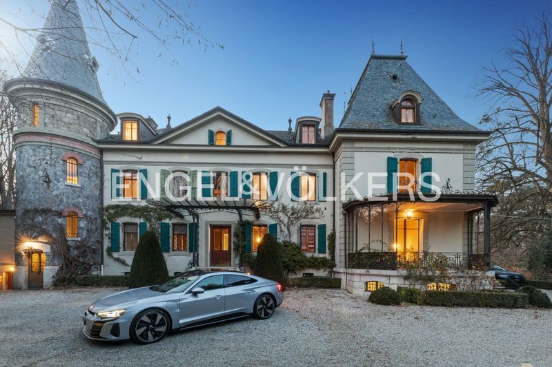 Historic castle with valid building permit - 7