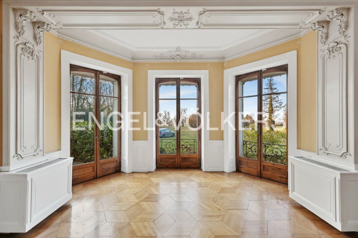 Historic castle with valid building permit - 7