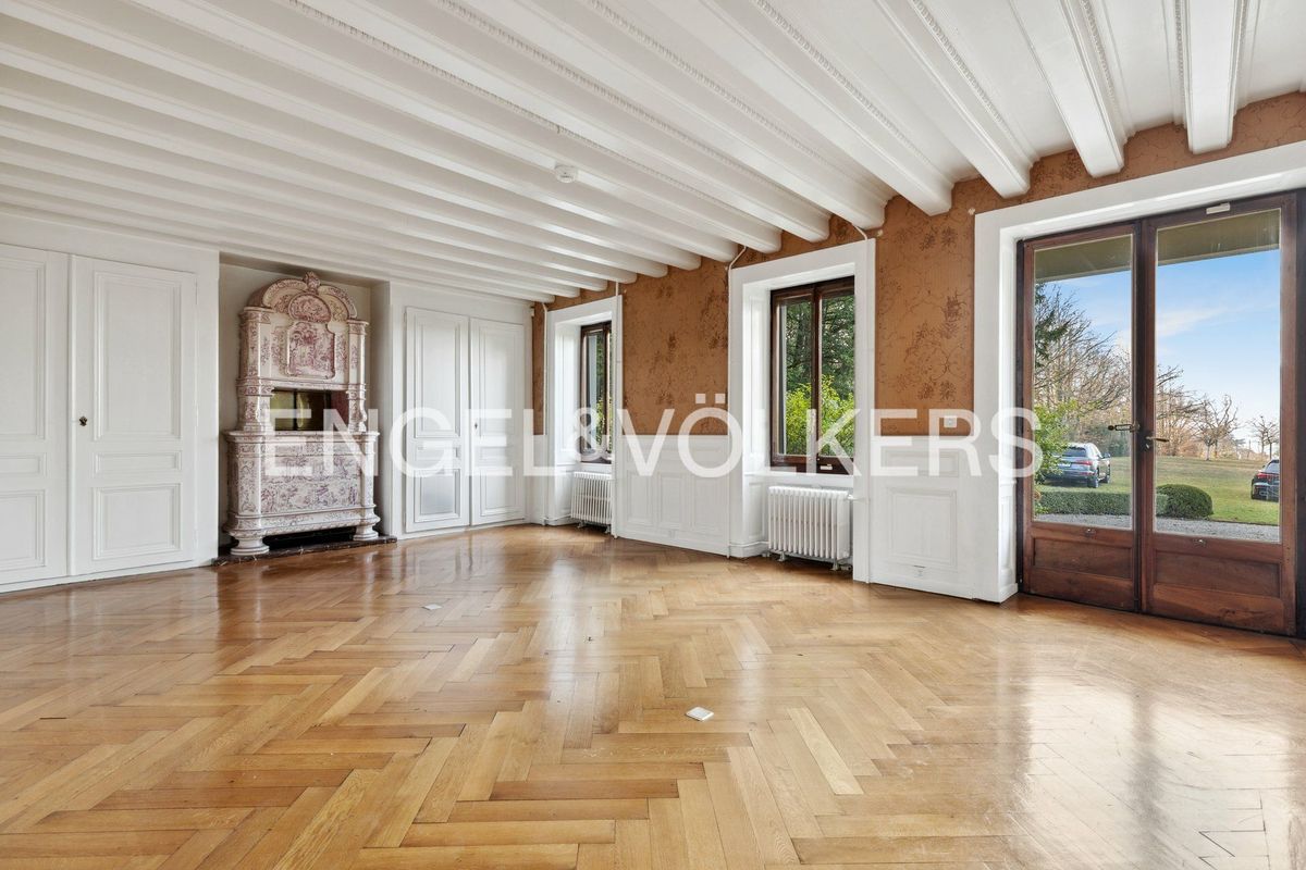 Historic castle with valid building permit - 12