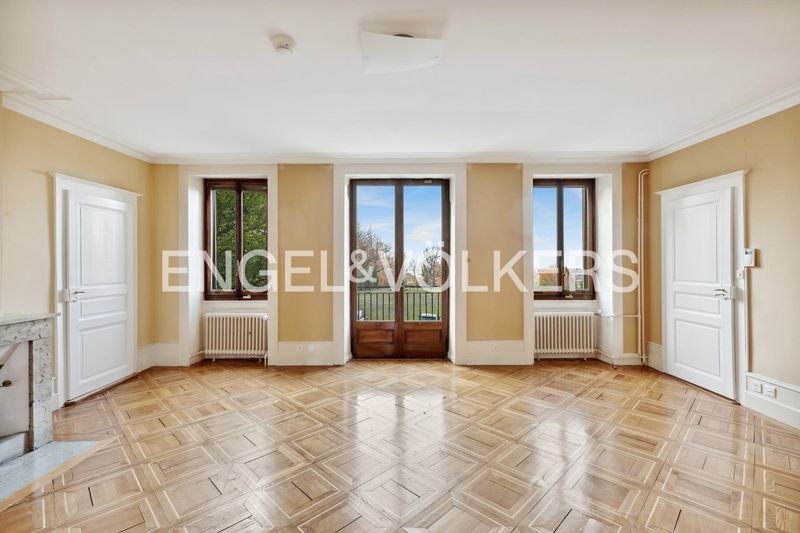 Historic castle with valid building permit - 16