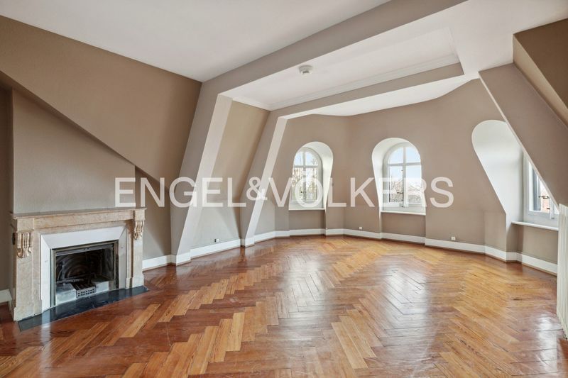 Historic castle with valid building permit - 19