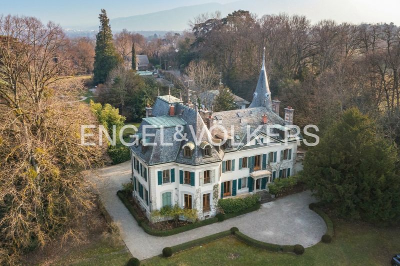 Historic castle with valid building permit - 24