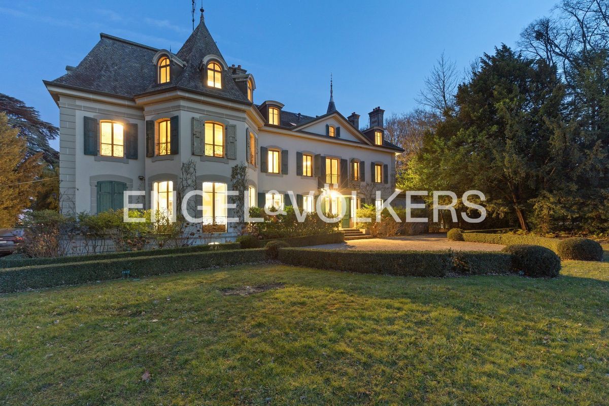 Historic castle with valid building permit - 24