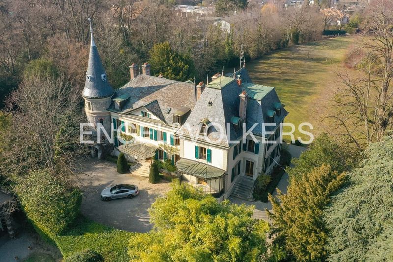 Historic castle with valid building permit - 26