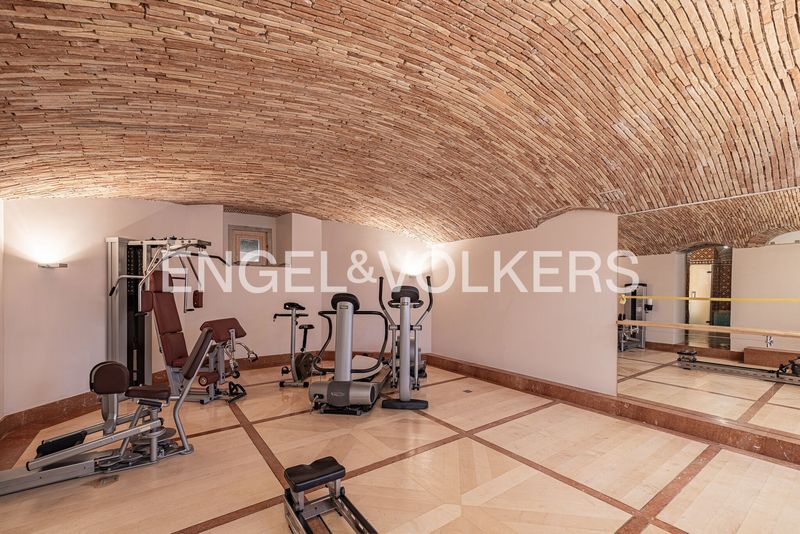Exceptional property - superb manor house with lake view and access - 16