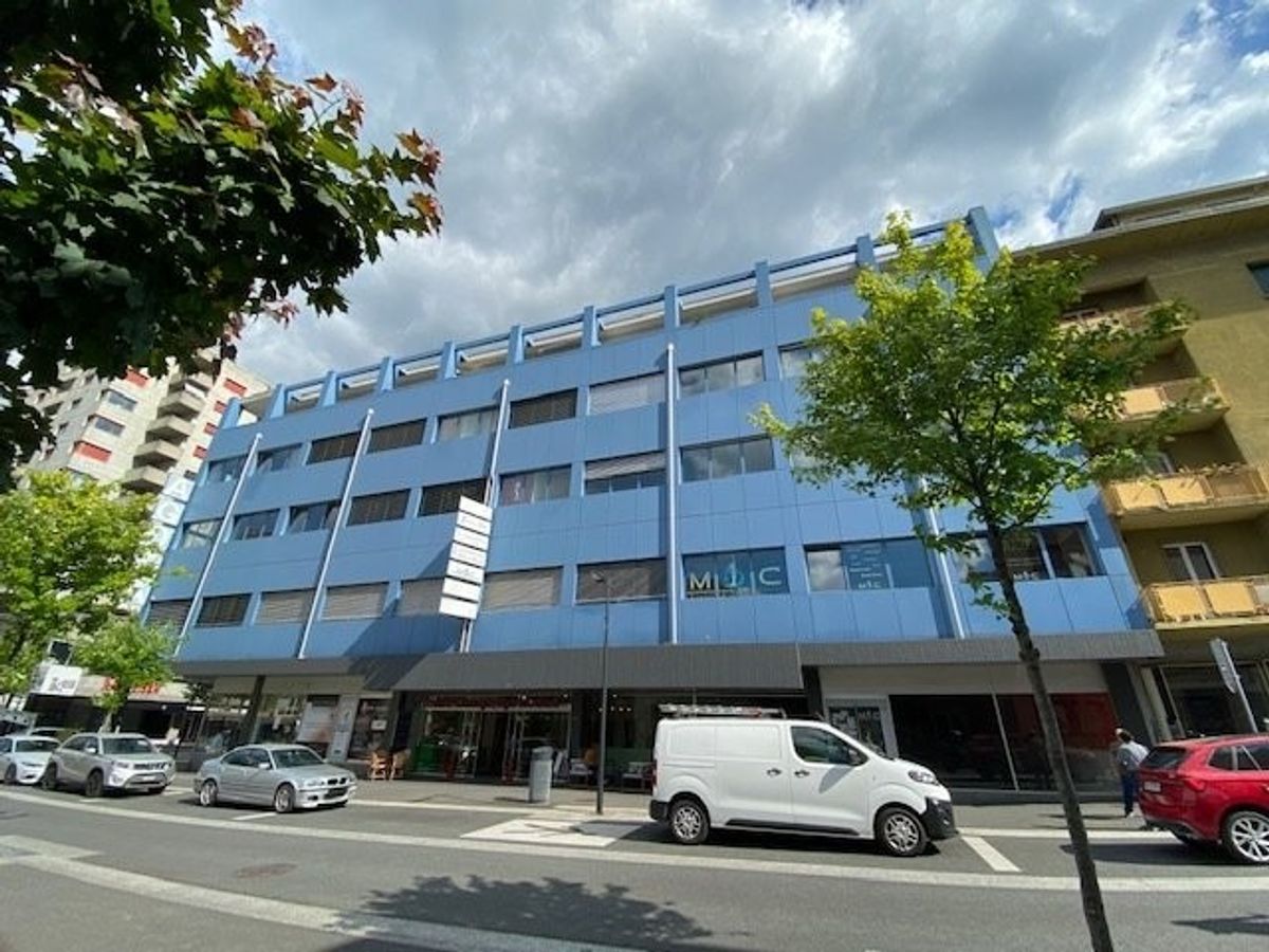 Place de parc intérieure au centre-ville de Monthey - 0