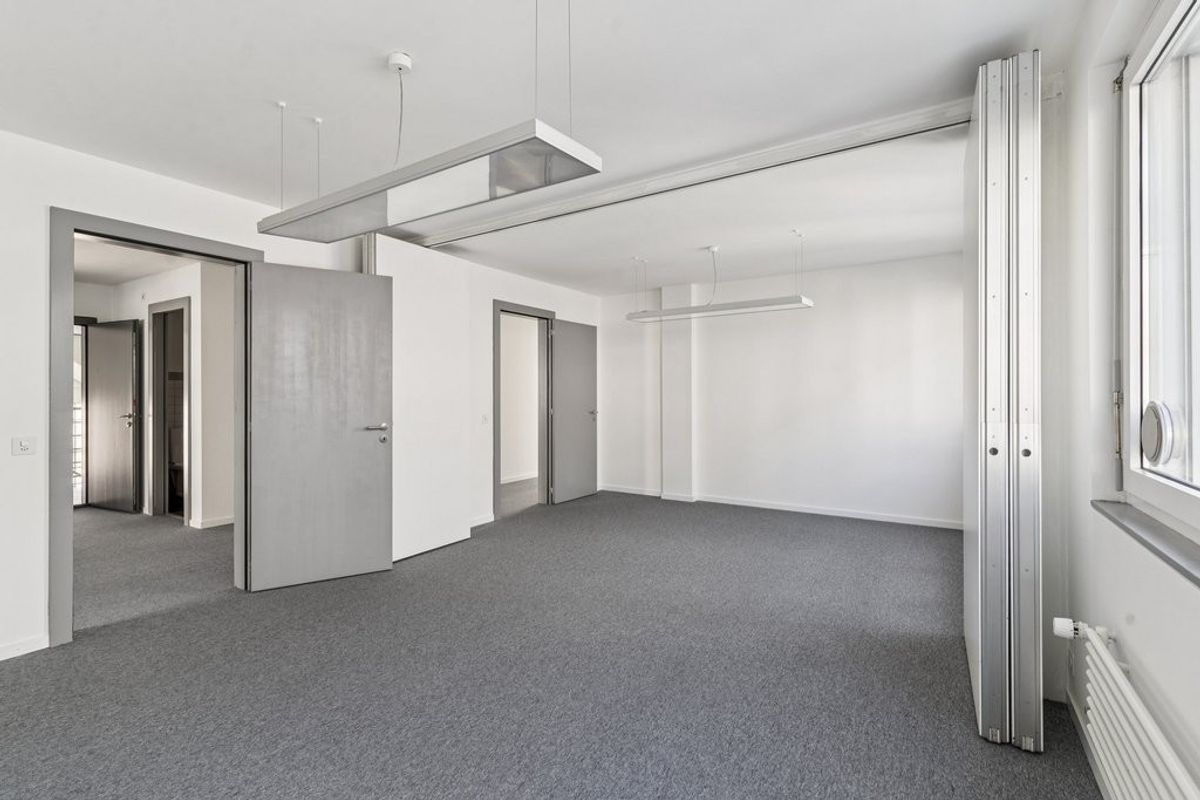 Bureau de 130 m2 à louer de suite ou à convenir - 8
