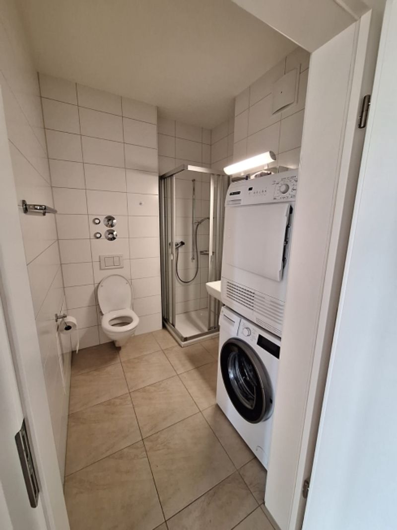 Grosszügige 5.5 ZWG im Cham per sofort zu vermieten! - 4