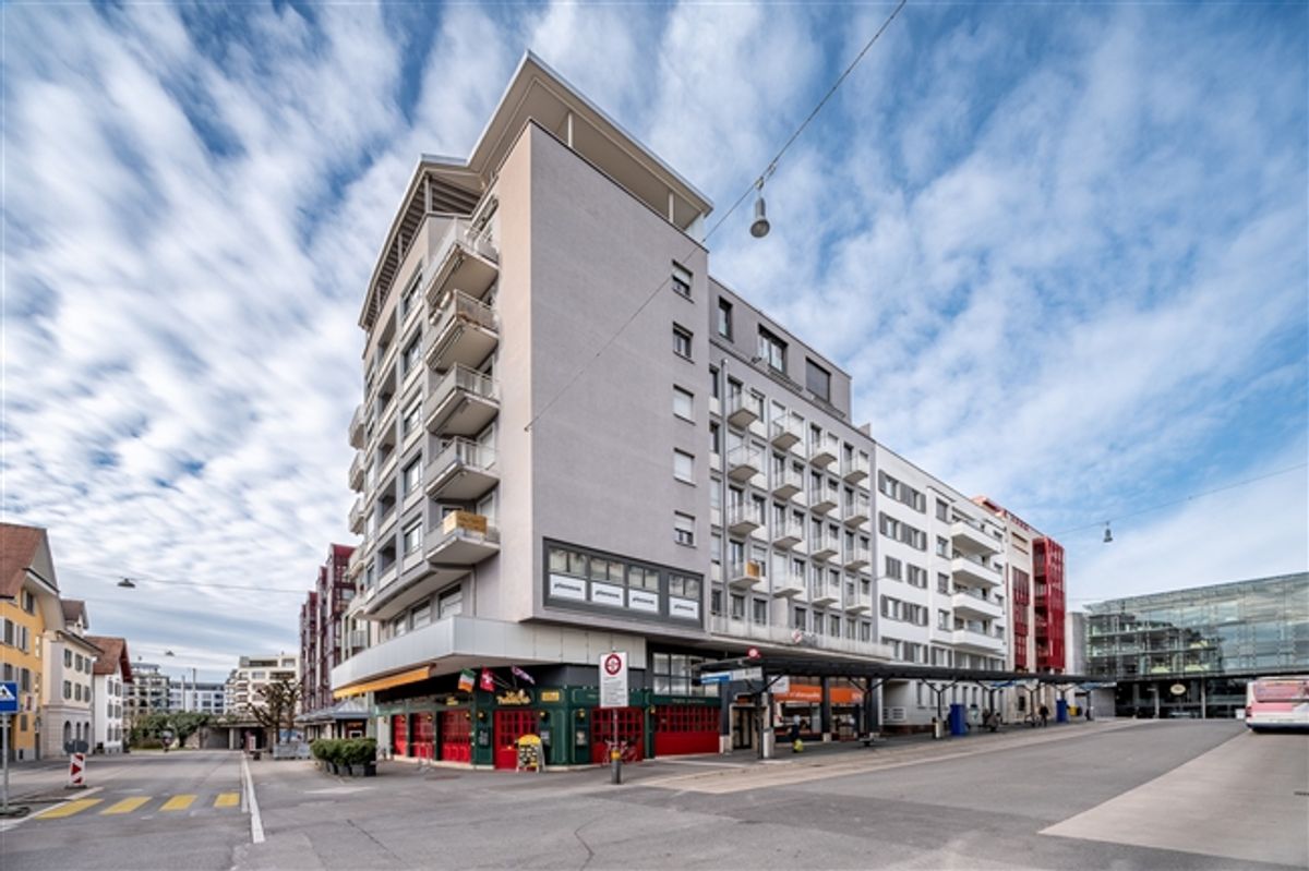 Sanierte Stadtwohnung mit Stil - mitten in Zug - 0