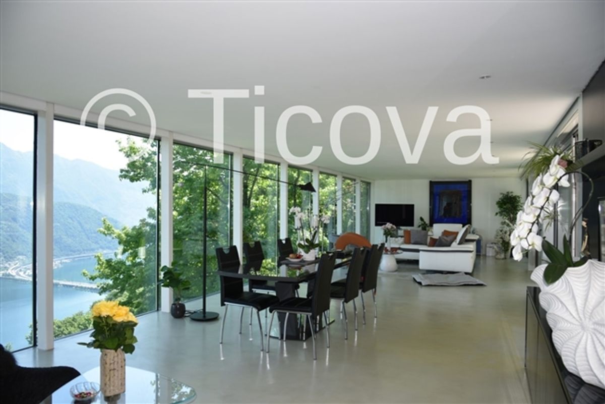 Möblierte Luxusvilla mit 180-Grad-Seeblick - 1