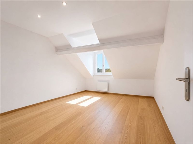 Im Zentrum des Dorfes, ein Penthouse von 153 m² mit Charakter - 8