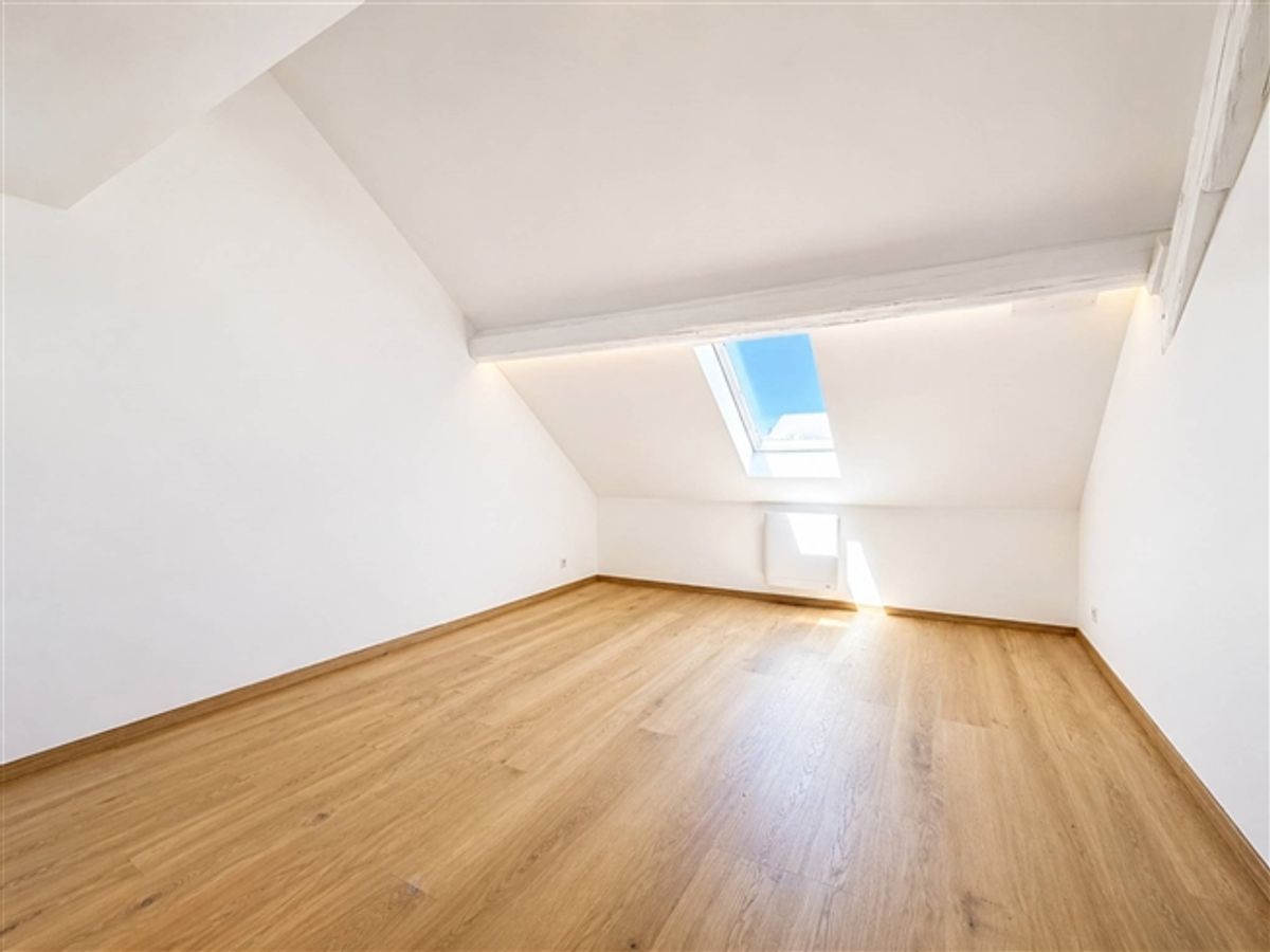Im Zentrum des Dorfes, ein Penthouse von 153 m² mit Charakter - 10