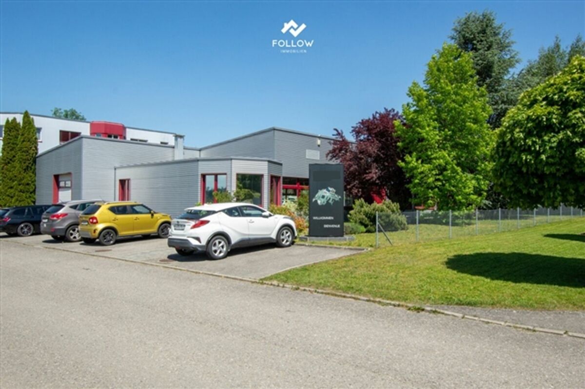 Moderne Gewerbehalle mit Büro und vielseitigem Nutzungspotenzial in Marly - 0