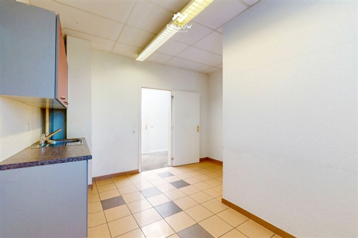 Moderne Gewerbehalle mit Büro und vielseitigem Nutzungspotenzial in Marly - 8