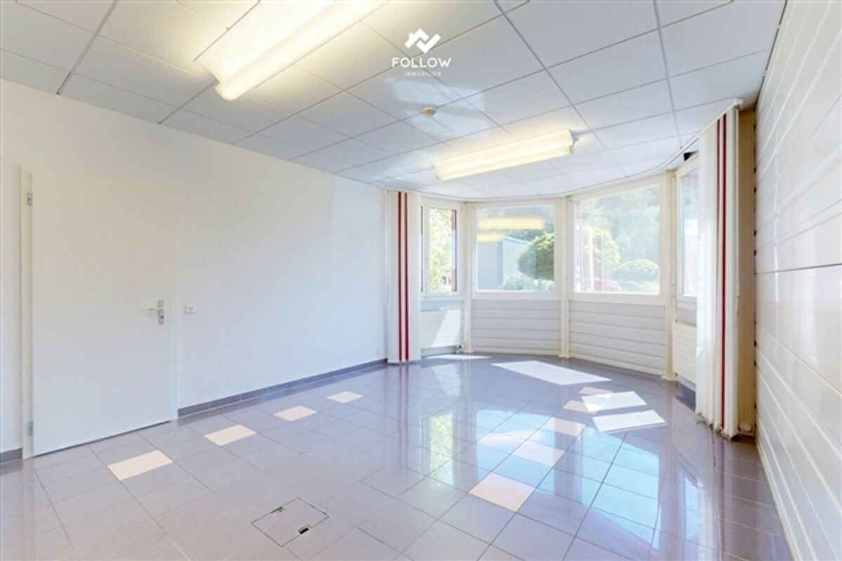 Moderne Gewerbehalle mit Büro und vielseitigem Nutzungspotenzial in Marly - 9