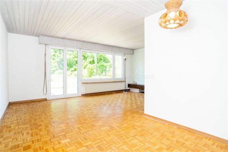 Familienfreundliches 4.5 Zimmer Reiheneckhaus mit Potenzial - 6
