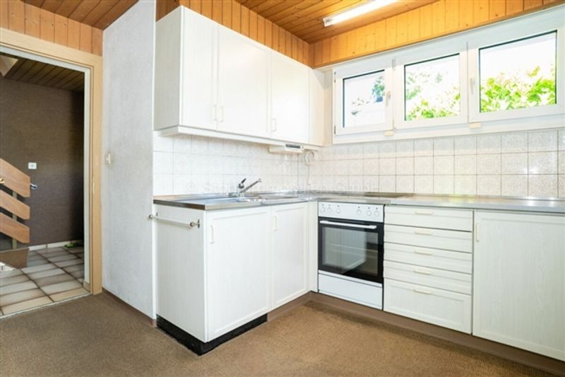 Familienfreundliches 4.5 Zimmer Reiheneckhaus mit Potenzial - 7