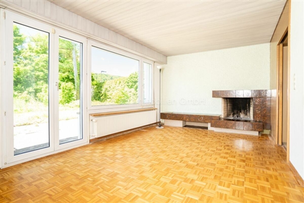 Familienfreundliches 4.5 Zimmer Reiheneckhaus mit Potenzial - 3