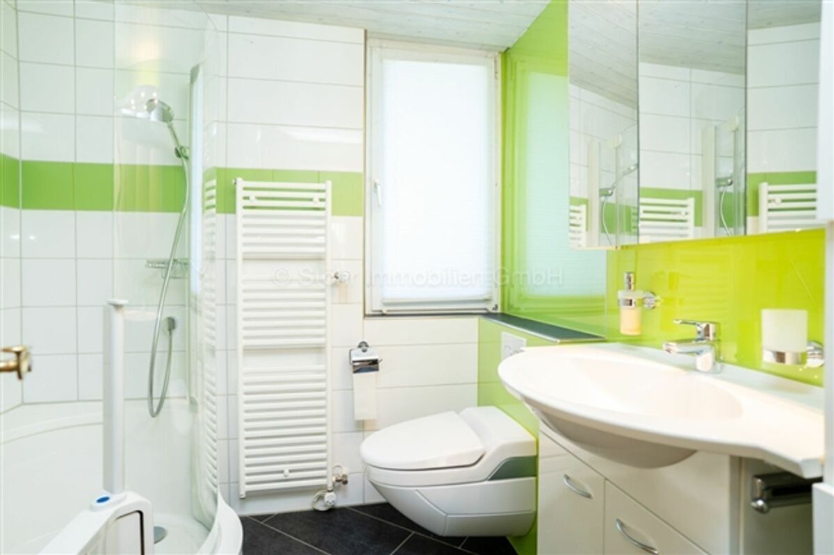 Familienfreundliches 4.5 Zimmer Reiheneckhaus mit Potenzial - 12
