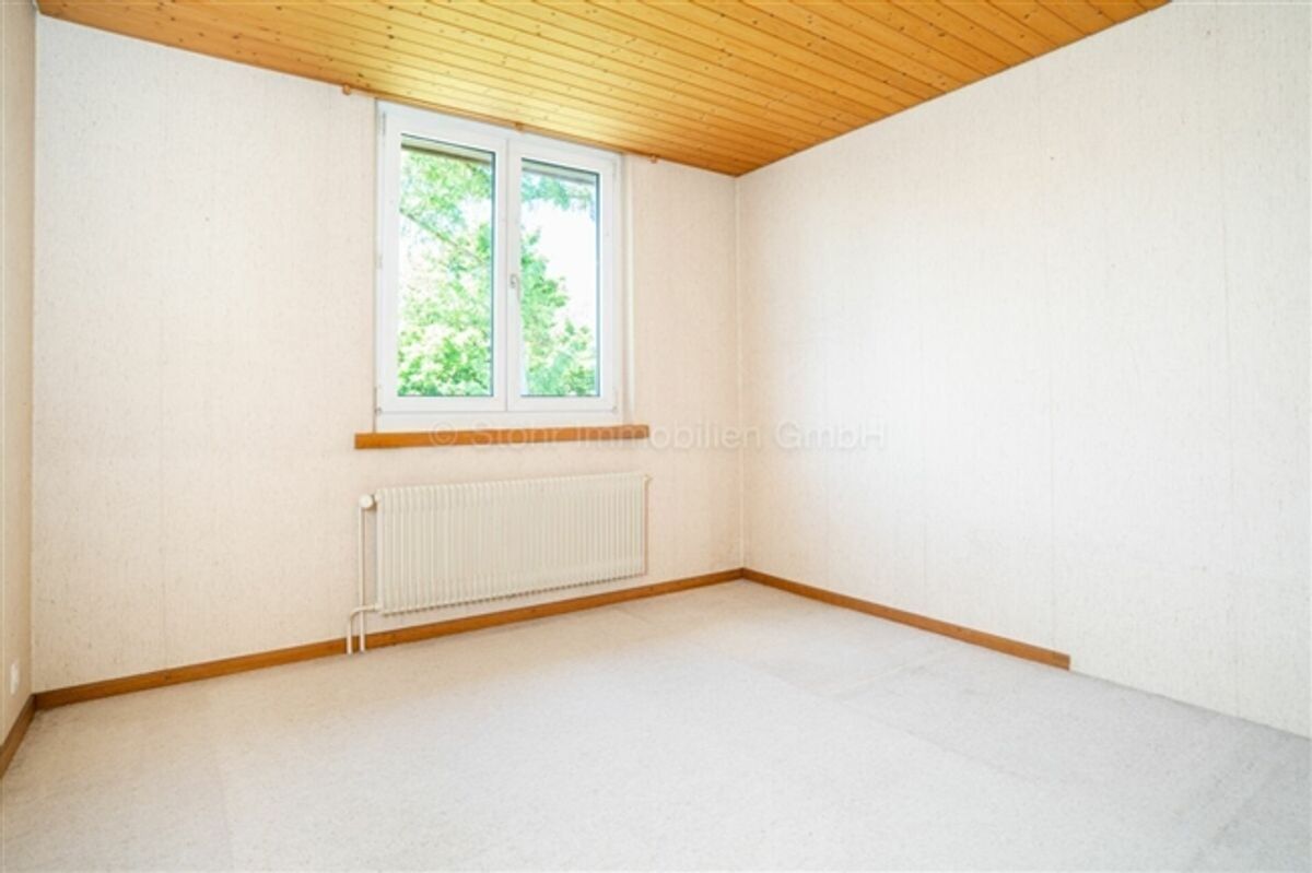Familienfreundliches 4.5 Zimmer Reiheneckhaus mit Potenzial - 10