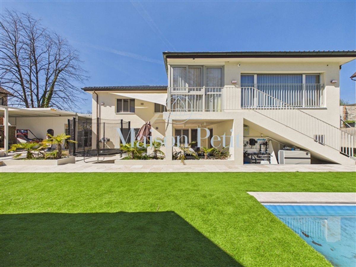 Kernsaniertes Einfamilienhaus mit Pool, Wellness und allem was dazugehört - 0