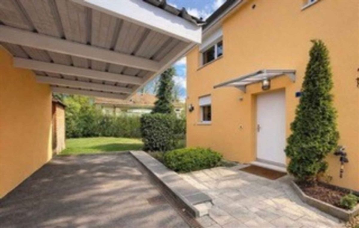 VILLA 5,5 ZIMMER – 520 m² GARTEN - 1