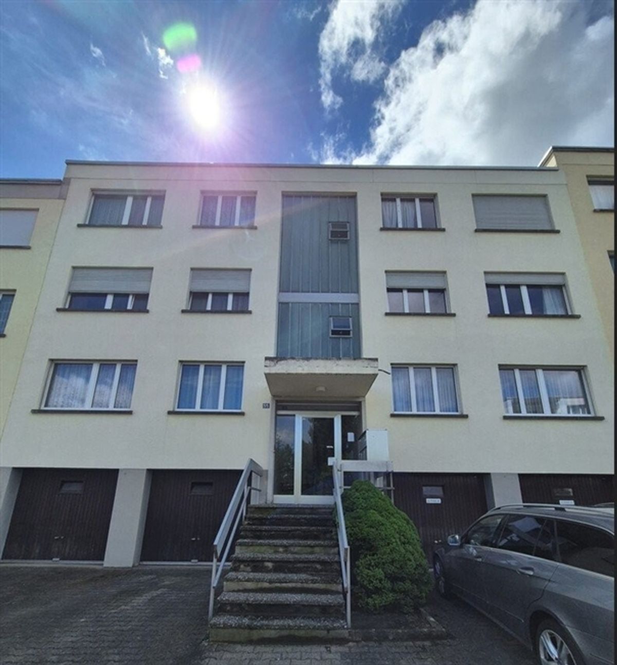 3- Zimmerwohnung mit grosszügiger Terrasse - 0