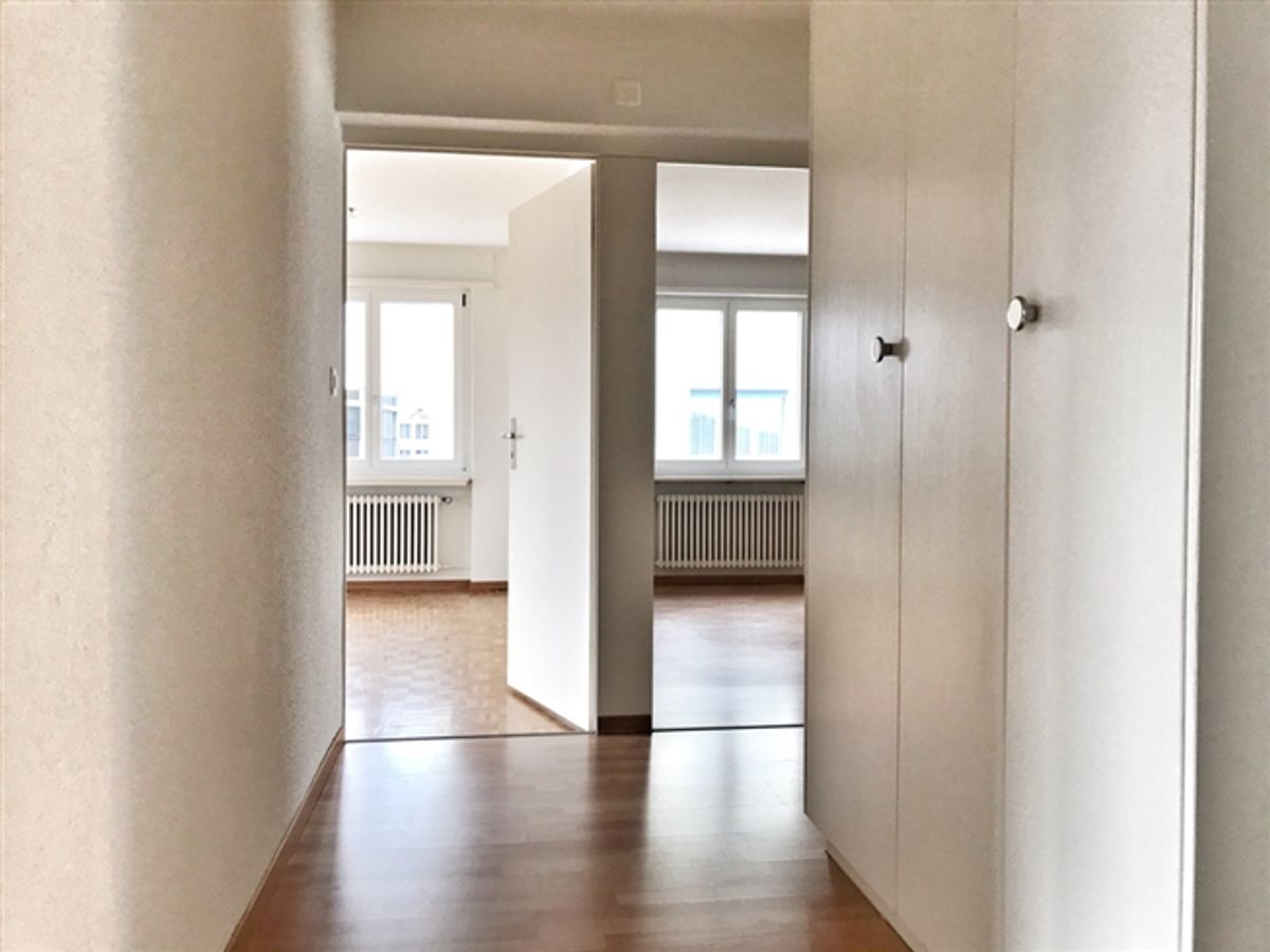 Grosszügige Wohnfläche mit praktischer Raumaufteilung - 8