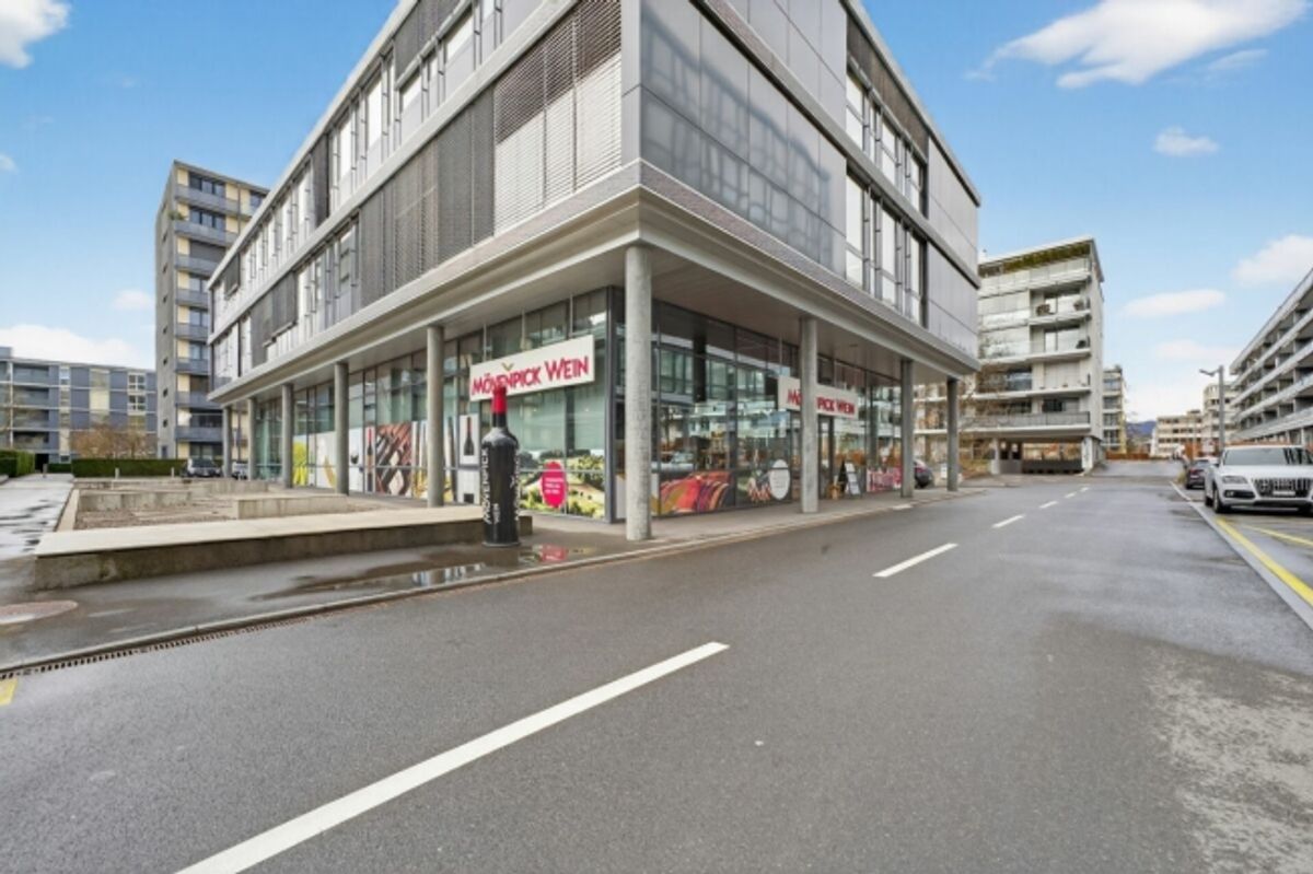 Überhohe Gewerbe-/Büroflächen im Erdgeschoss - 0
