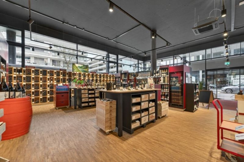 Überhohe Gewerbe-/Büroflächen im Erdgeschoss - 6