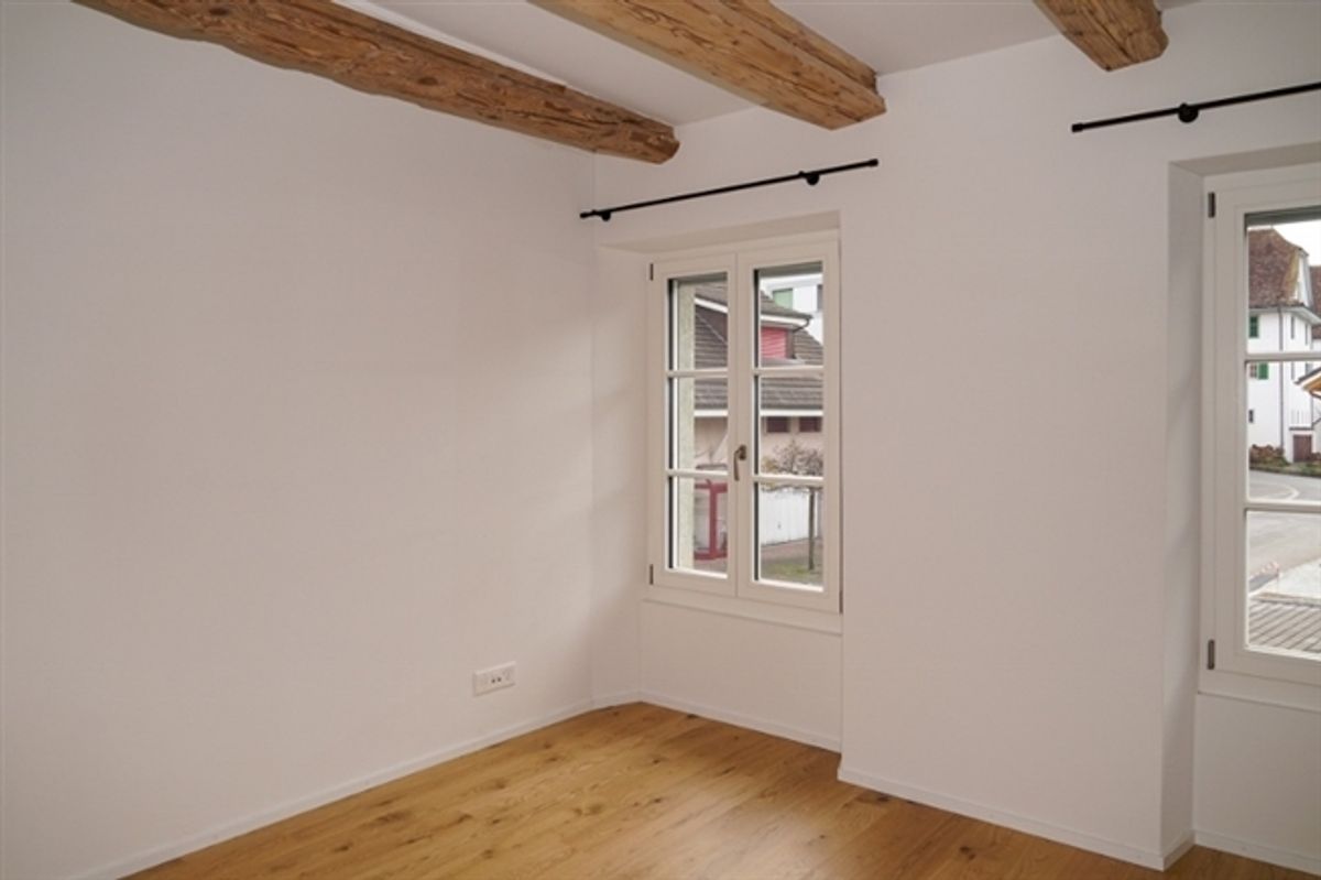 moderne 2.5-Zimmer Wohnung - mit historischem Charme - 0