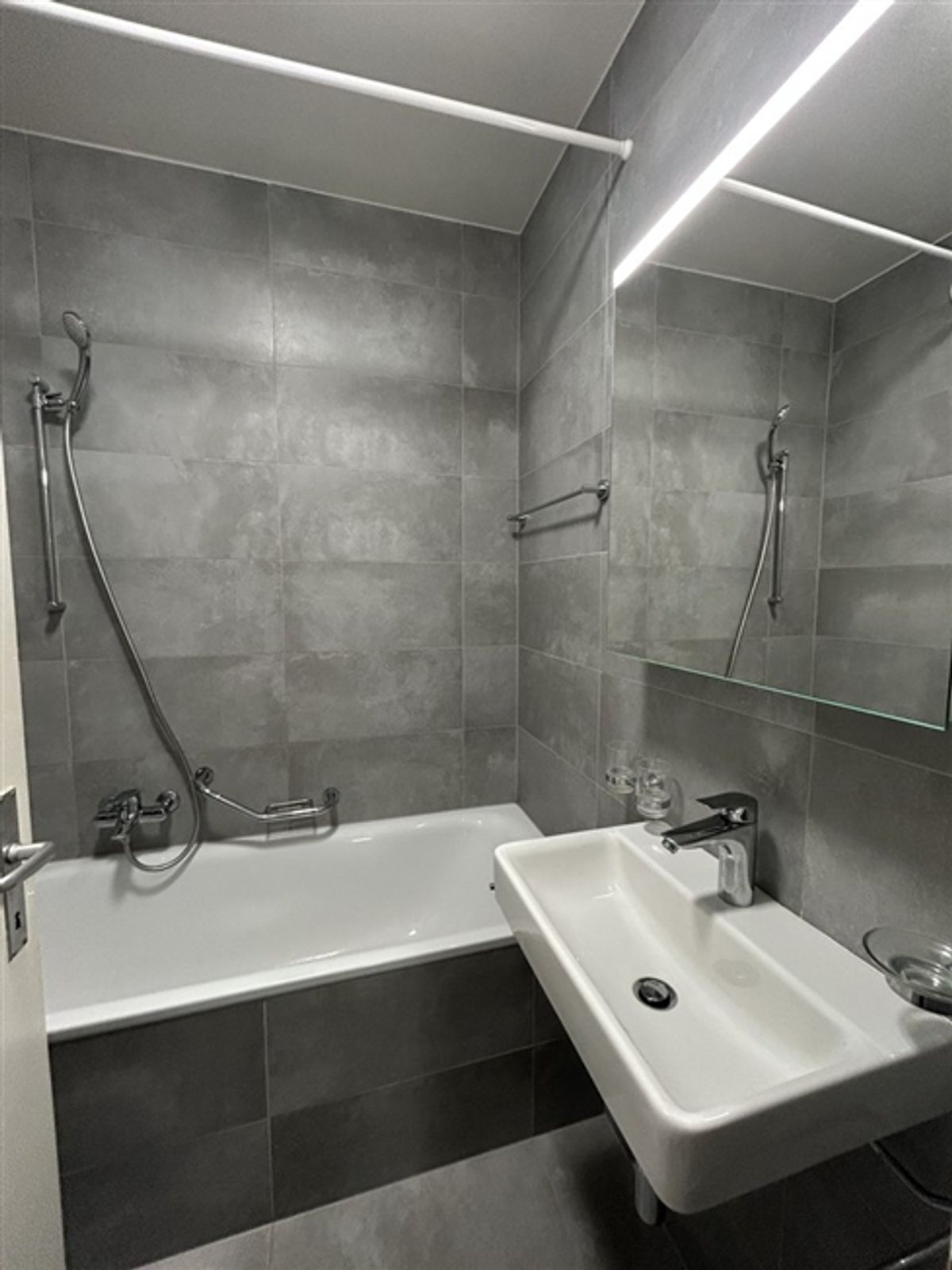 2 Zimmer im Umspannstationsbezirk Lausanne - 4