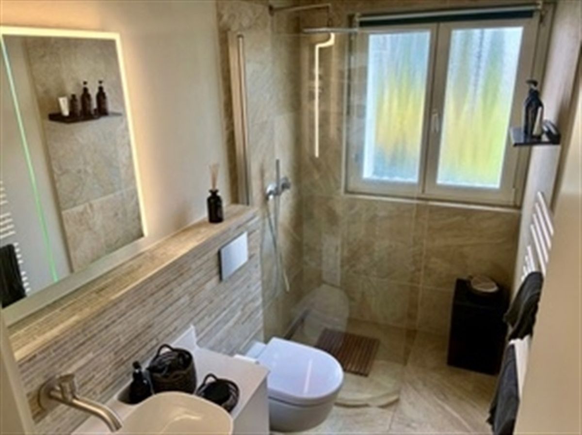 Moderne 5.5-Zimmer Wohnung mit Balkon und mehreren Terrassen in Günsberg - möbliert - 0