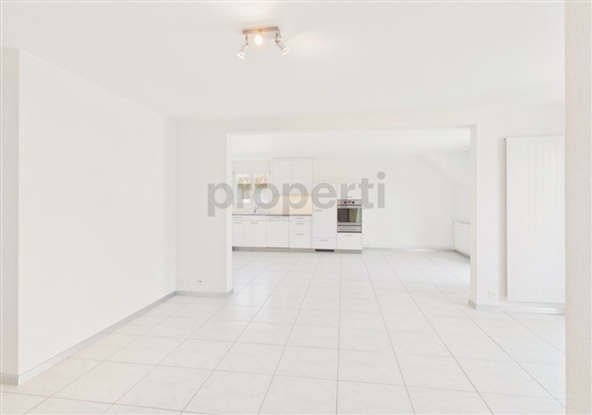 Moderne 3.5-Zimmer-Wohnung mit grosszügigem Grundriss und sonnigem Aussenbereich in Utzigen - 5