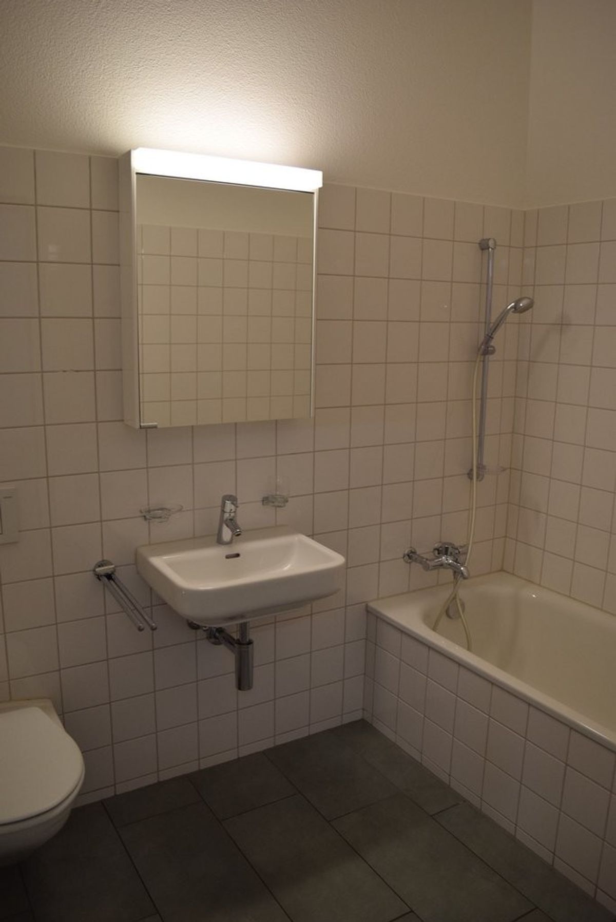 Ruhiges wohnen mitten im Geschehen mit toller Aussicht - 8