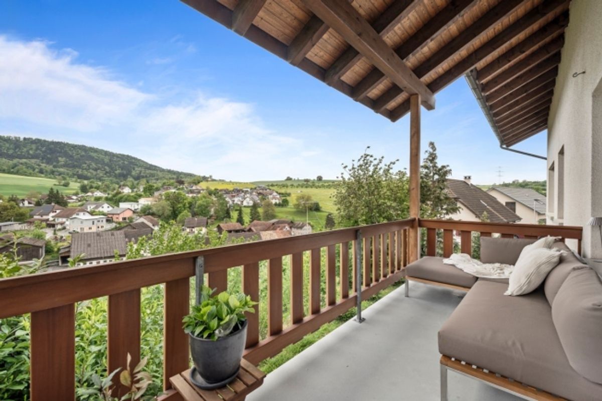 Geräumiges Familienhaus mit zwei zugebauten Wohnungen, diversen Hobby-, Einstell- und Lagermöglichkeiten inkl. Baulandparzelle - 5