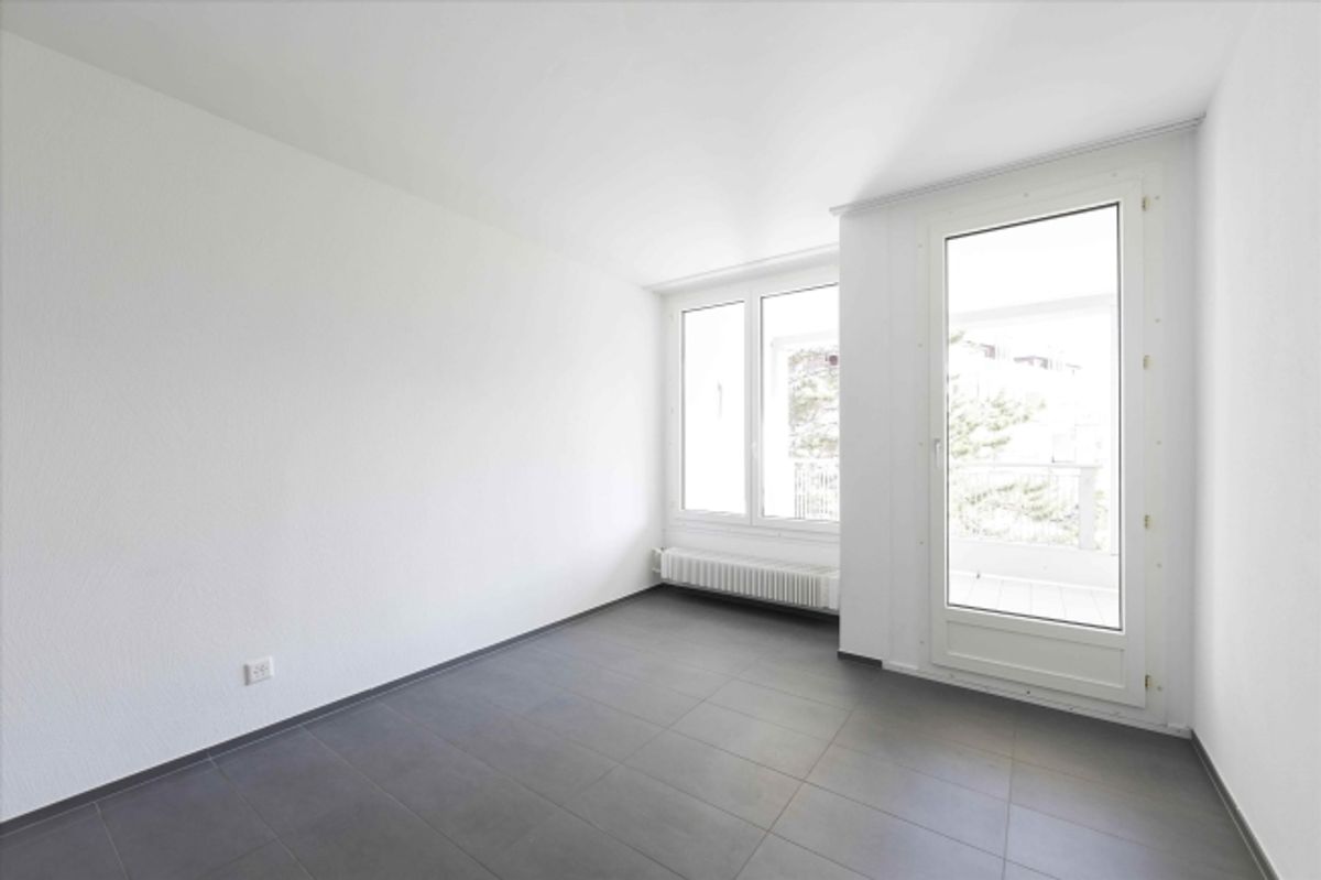 Studio mit grossem Balkon gesucht - 1