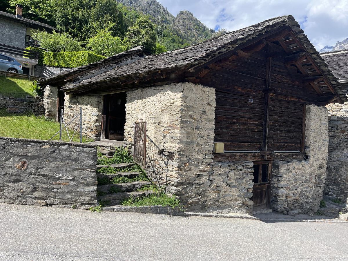 RUSTICO LEGGENDARIO PER AMATORI DA RISTRUTTURARE - 1