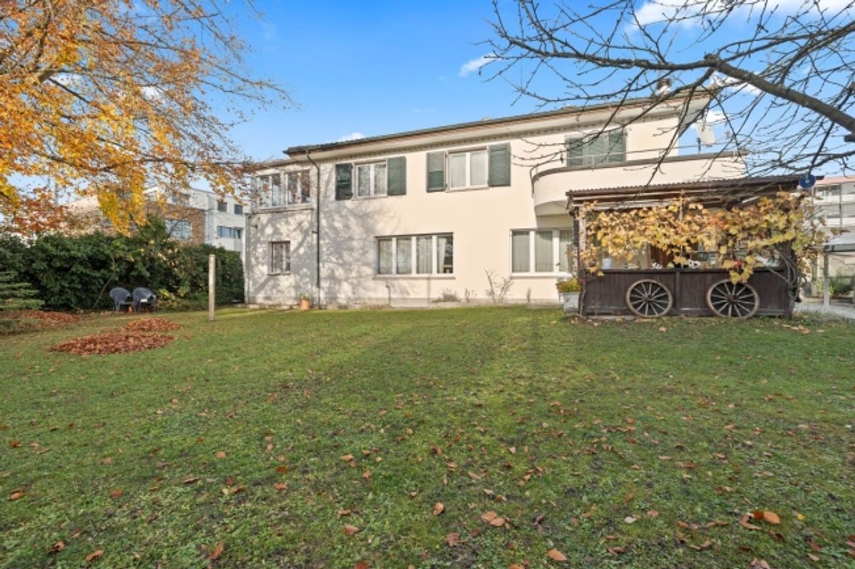 Traumhaftes 2 Familienhaus in Unterentfelden mit grosszügigem Wintergarten - 1