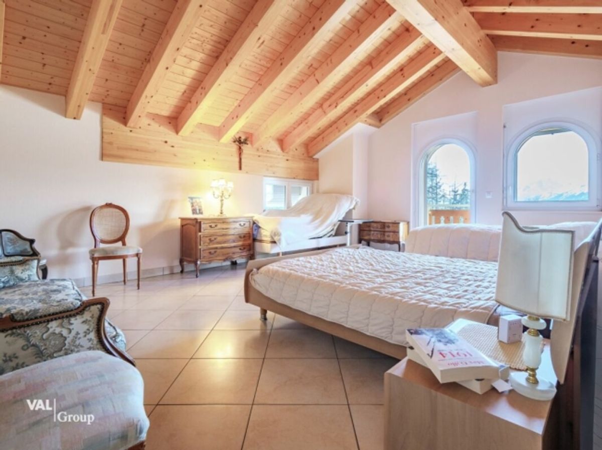 Résidence de 3 généreux logements - 5