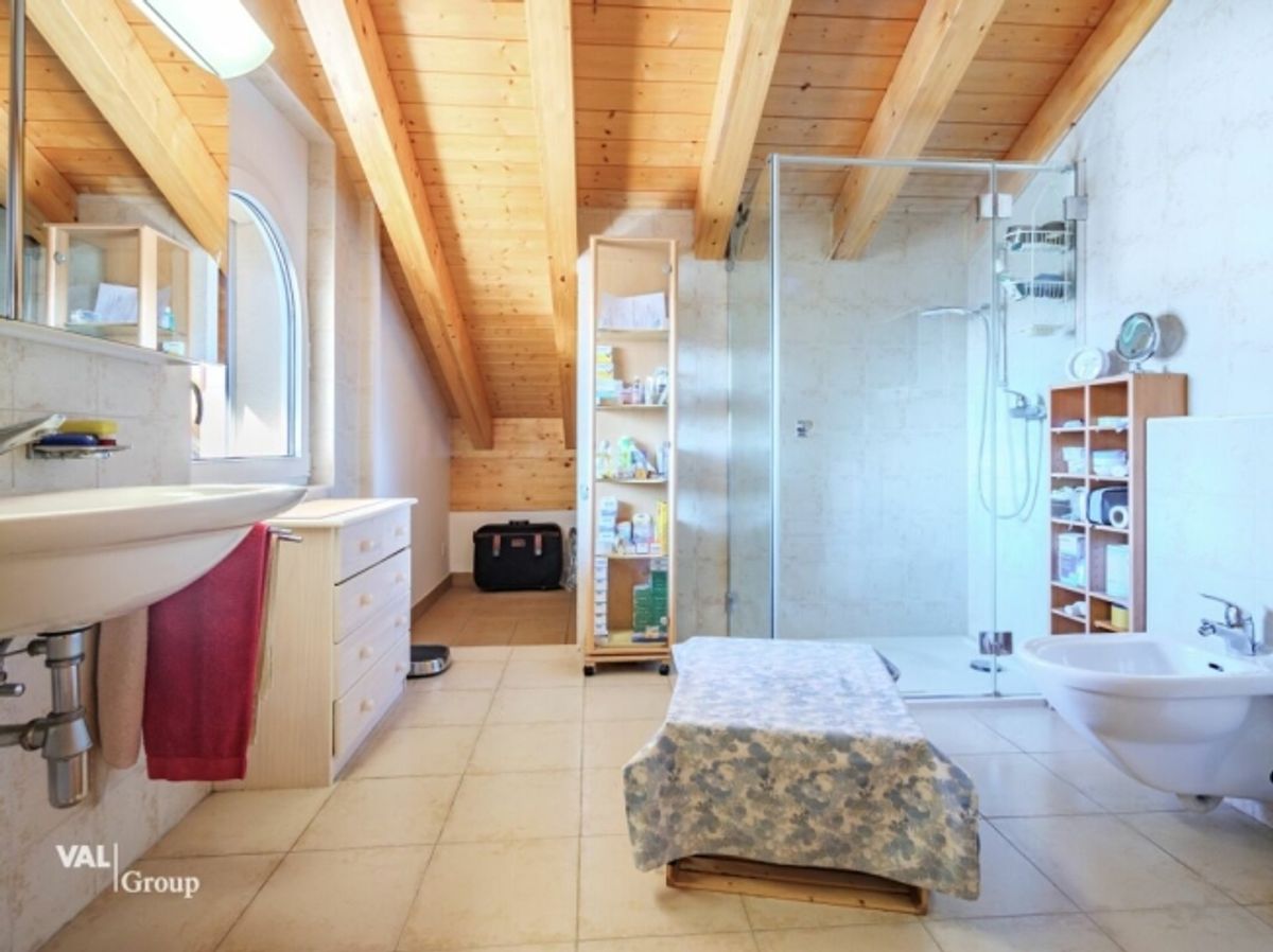 Résidence de 3 généreux logements - 6